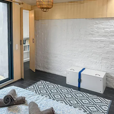 Holiday home Maison Atypique Acces Direct Paris, Cuisine Design Bois-Colombes